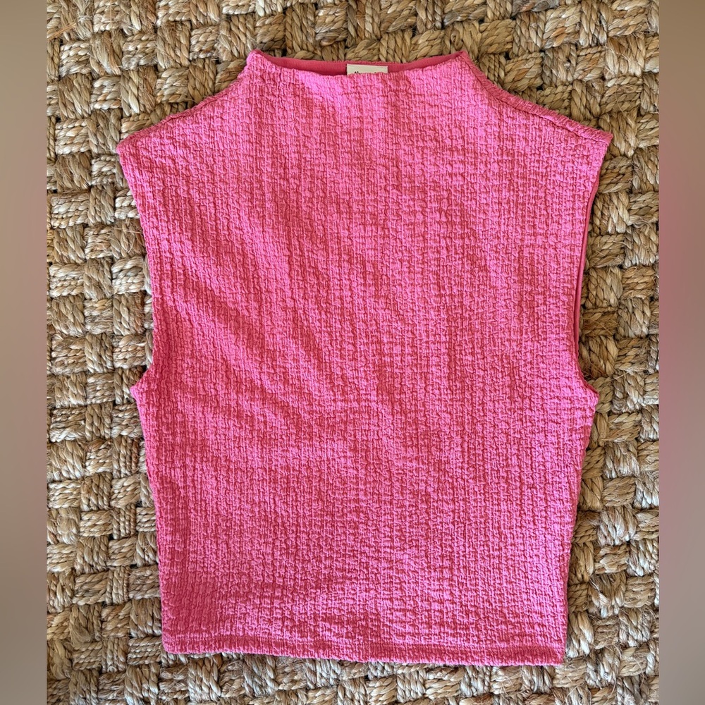 Abercrombie and Fitch Mock Neck Sleeveless Textured Tank Top in Pink